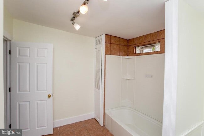 Building Photo - 2043 Gerritt St