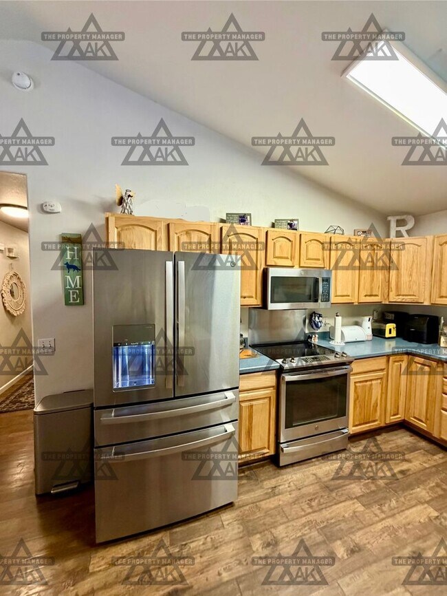 Building Photo - 3BR Home in North Pole | Fenced Yard/Pet Friendly + Garage | Available June 15