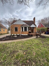 Building Photo - 709 Mulford Dr SE