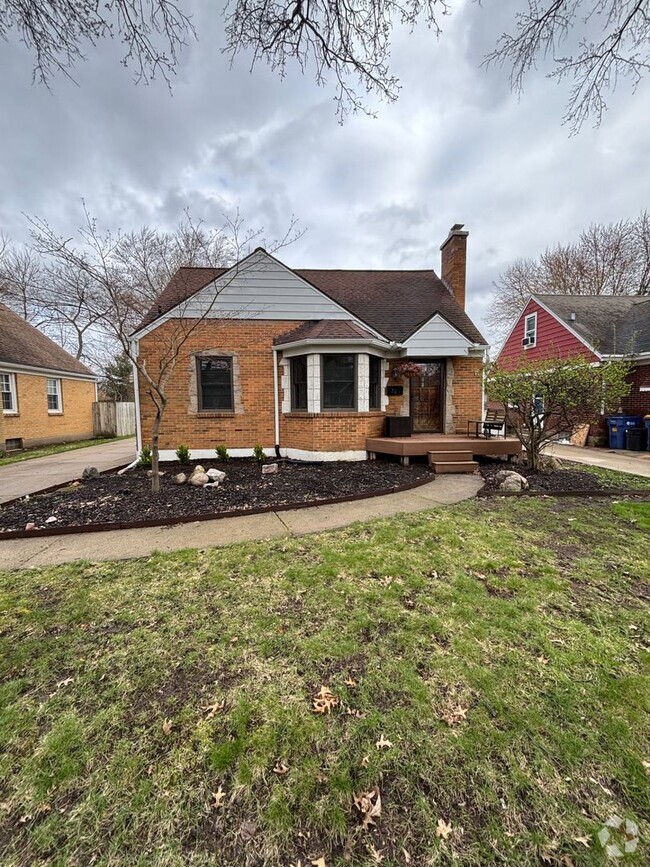 Building Photo - 709 Mulford Dr SE