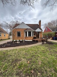 Building Photo - 709 Mulford Dr SE