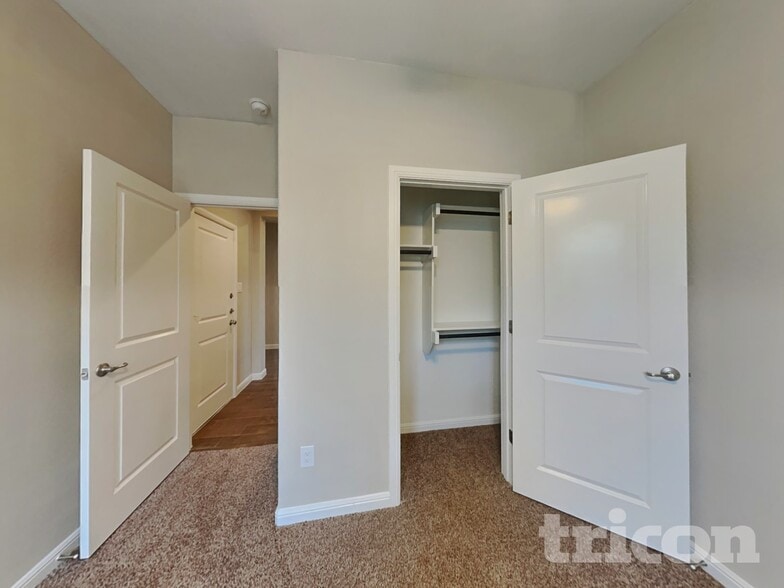 Building Photo - 9124 Highland Orchard Dr