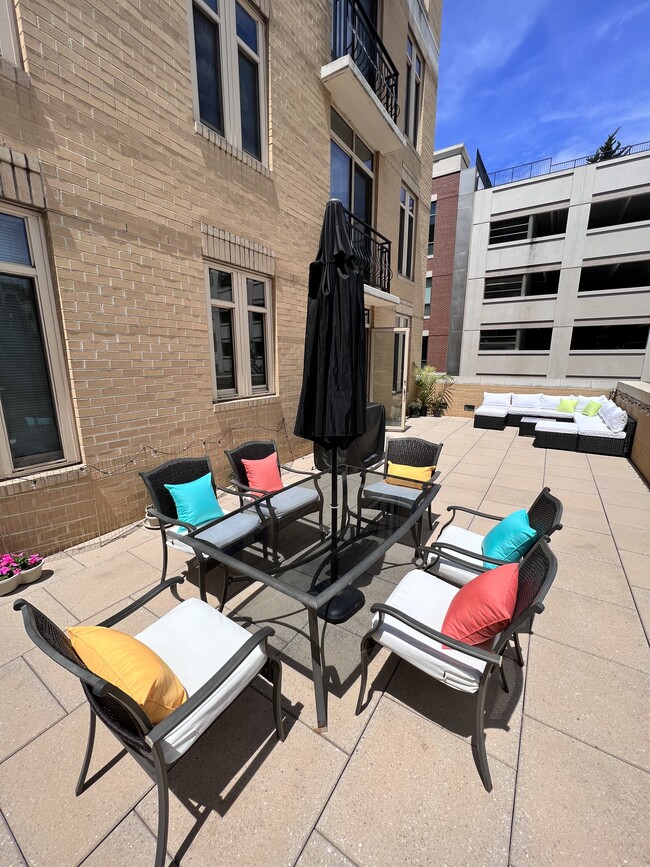 Building Photo - 155 Potomac Passage