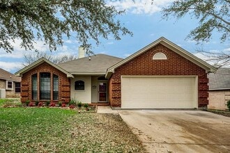 Building Photo - 728 Nicole Dr