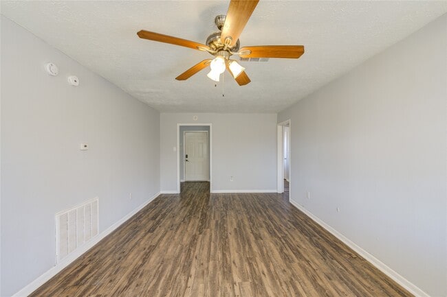 Building Photo - 5327 Crestmont St