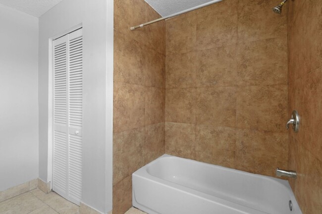 Building Photo - 3721 Henry Ave