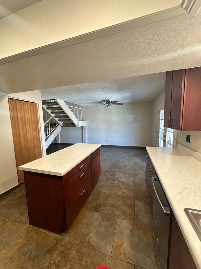 Building Photo - Stunning & Spacious 2 BR / 2.5 BA Townhome – Move-In Ready!