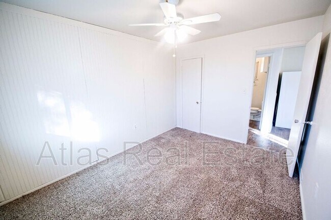 Building Photo - 891 Egbert St