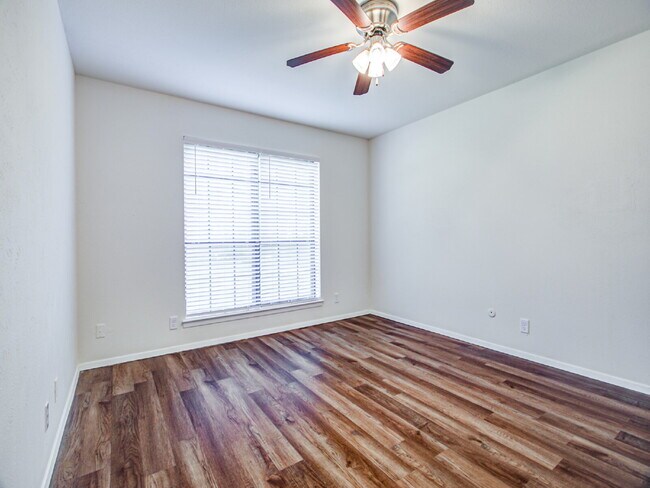 Building Photo - Beautifully Remodeled 2-Story Home with Primary Suite Downstairs – Move-In Ready!