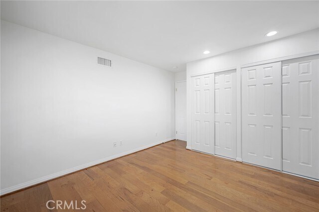 Building Photo - 16942 Kinzie St