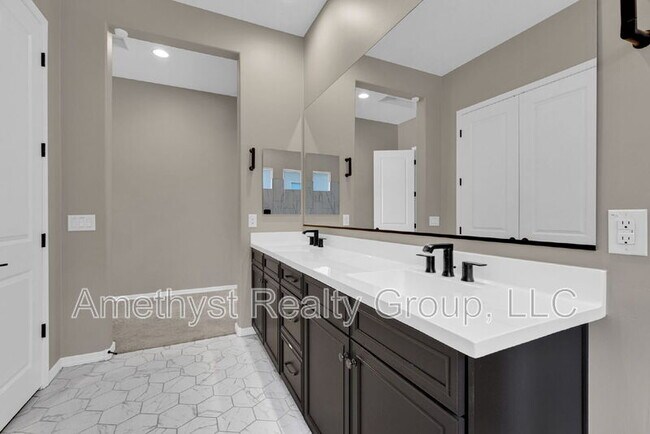 Building Photo - 5116 N 185th Ave