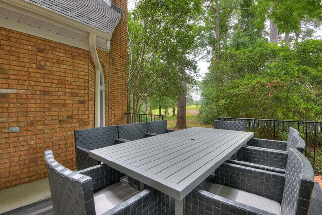 Building Photo - 126 Dewberry Ln