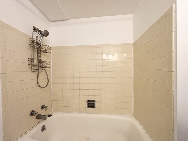 Building Photo - 710 E 200 S