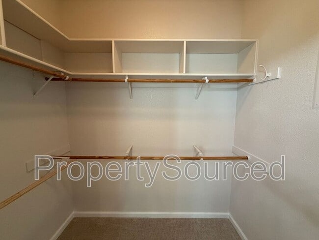 Building Photo - 617 Dody Dr