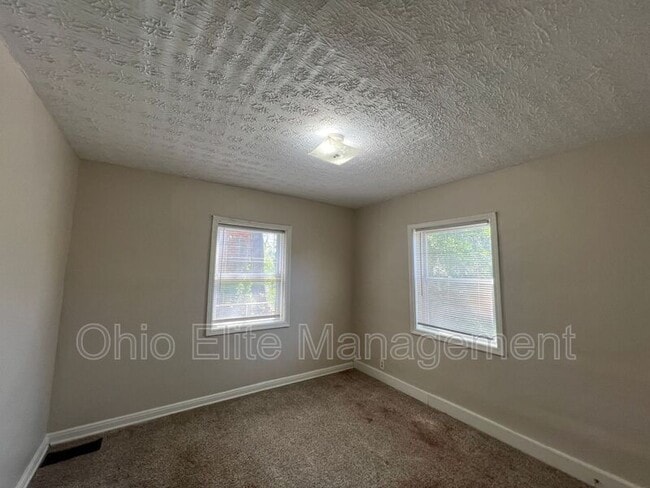 Building Photo - 397 S Chase Ave