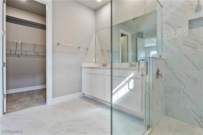 Building Photo - 16420 Seven Lks Ave