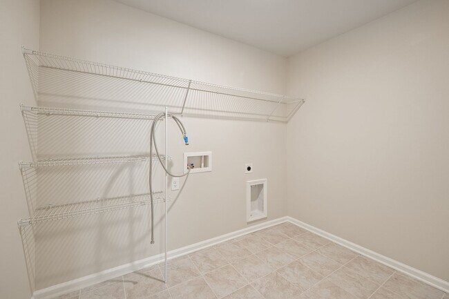 Building Photo - Stunning New Home in Enclave section Chateau