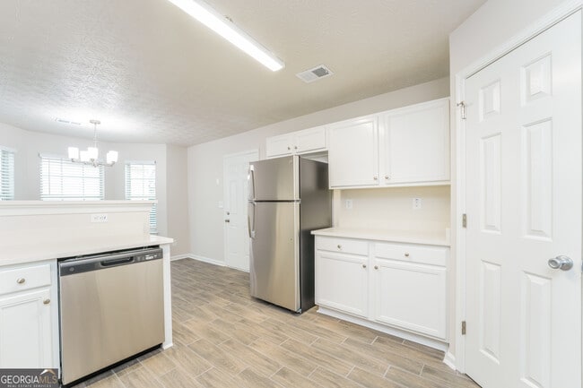 Building Photo - 15 Emerson Trail