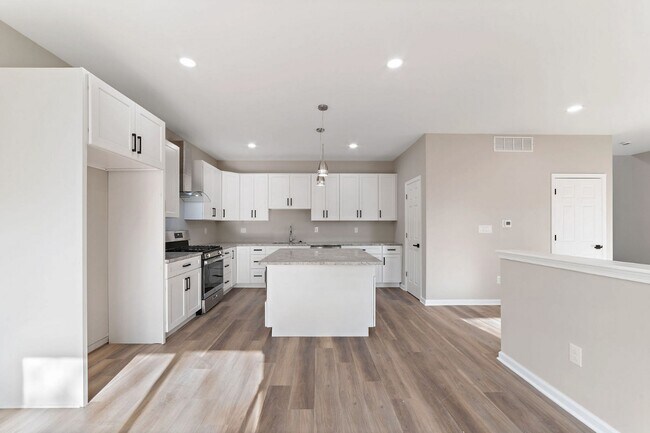 Building Photo - 447 Redwood Ave