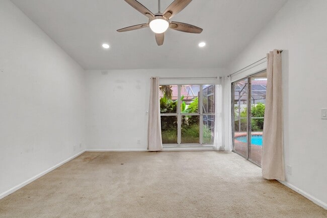 Building Photo - 7810 Villa Nova Dr