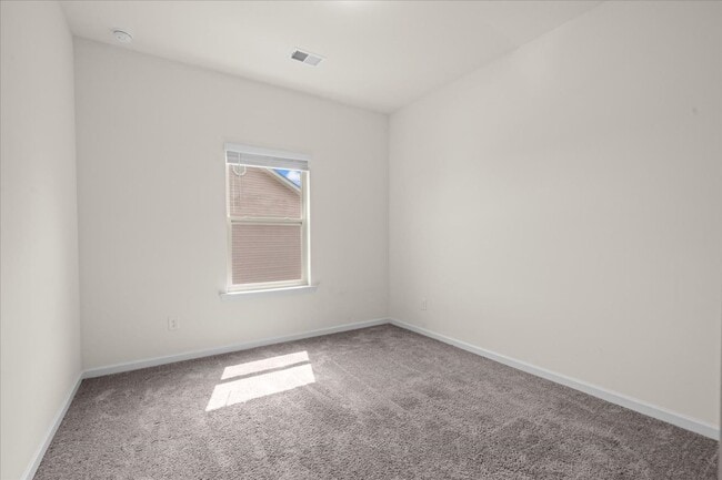 Building Photo - 1407 Red Hill Dr