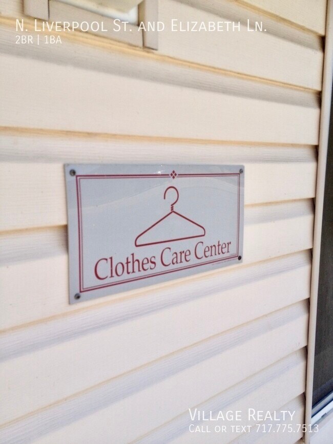 Building Photo - 75 N Liverpool St