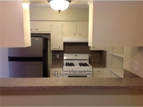 Building Photo - 1601 Rutland Dr