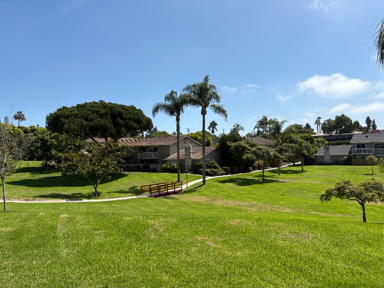 Primary Photo - 407 Requeza St