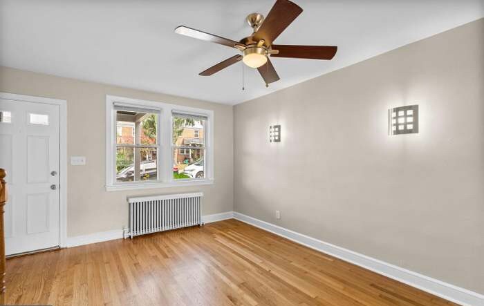 Building Photo - 1315 W 37th St
