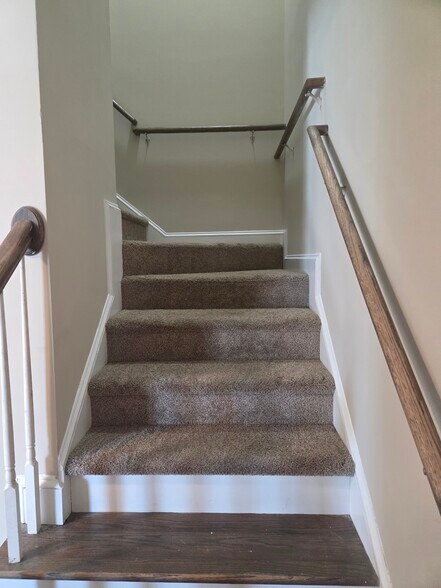 Stairway - 500 Hillshade Ct