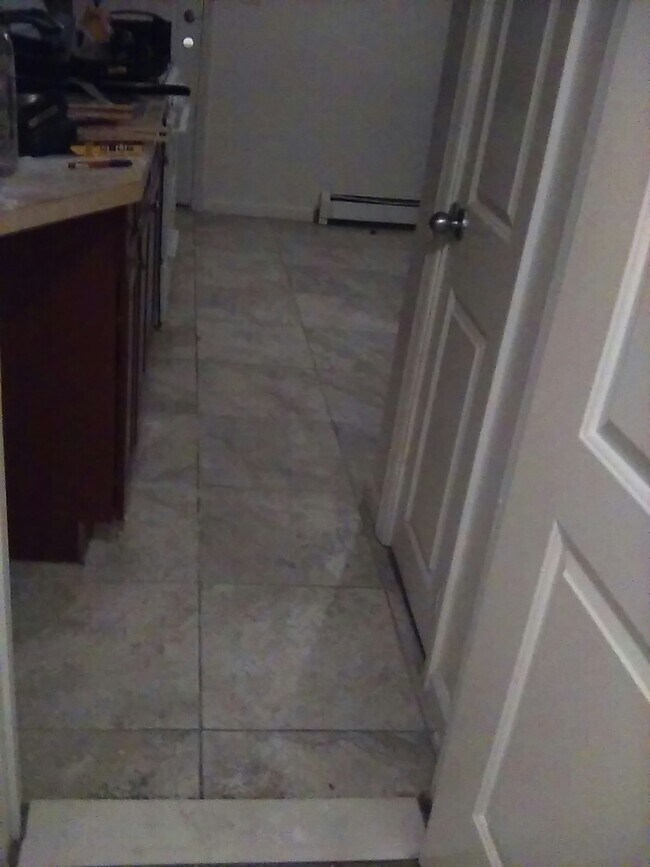 Building Photo - 132 Heald St