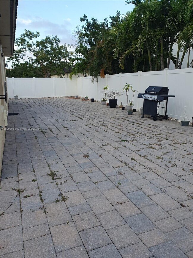 Building Photo - 9171 SW 169th Pl