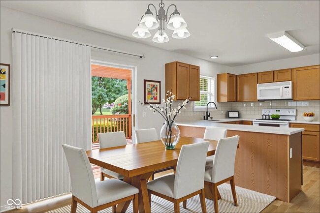 Building Photo - 5761 Cantigny Way S