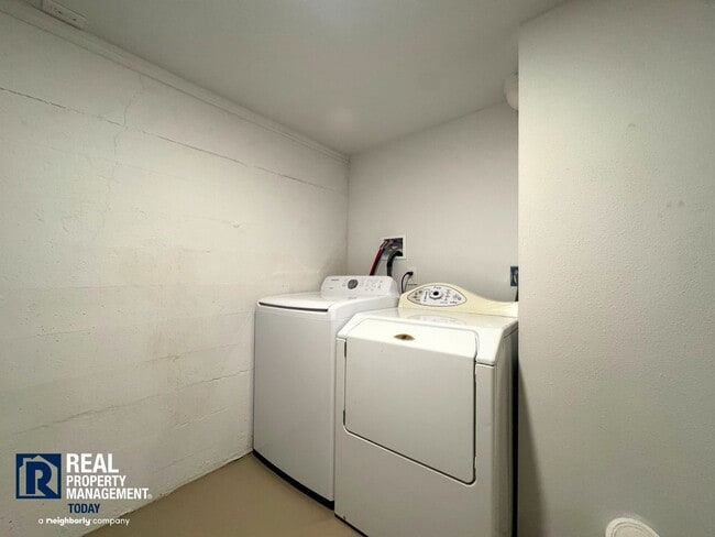 Building Photo - Charming 3 Bedroom Rambler in North Tacoma!