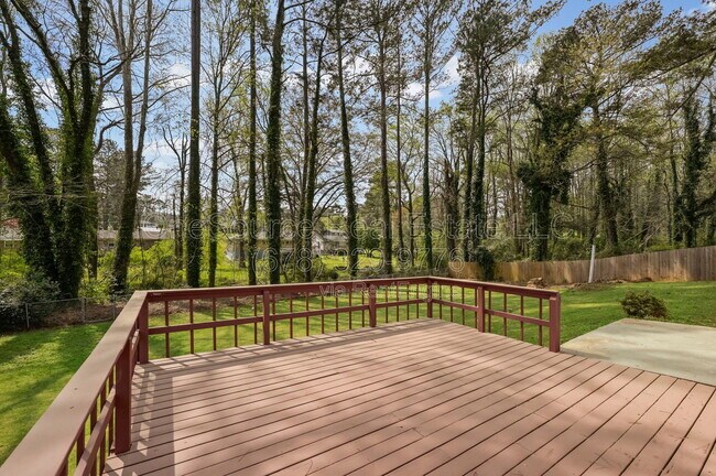 Building Photo - 4410 Carrollwood Dr