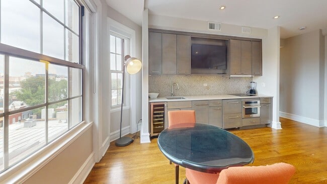 Building Photo - Dupont Circle Modern Studio Apartment In Historic Building W/Extra Storage!
