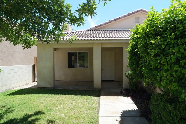 Building Photo - GREAT 4-Bedroom in La Quinta Cove