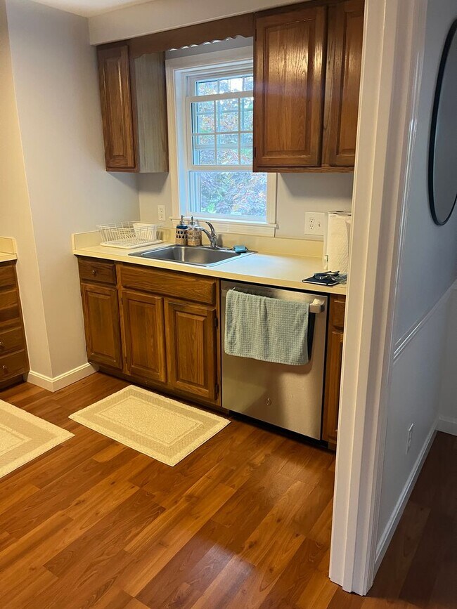 Building Photo - Fully updated 2Bd / 2Br Bassett Pond Condo...