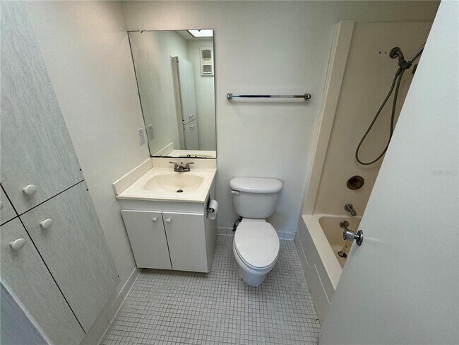 Building Photo - 232 St Augustine Ave