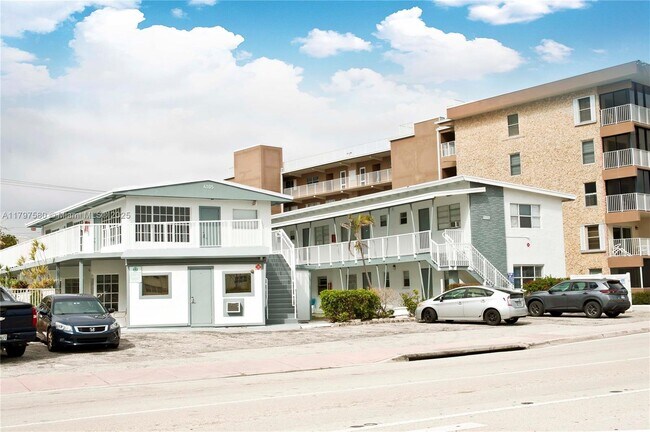 Building Photo - 4105 N Ocean Dr