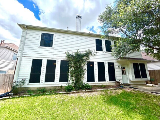 Building Photo - 8807 Brae Ridge Dr