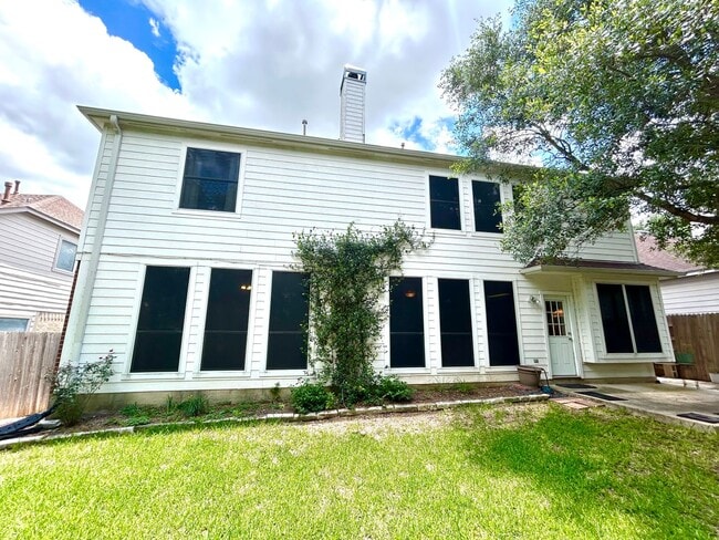 Building Photo - *MOVE IN SPECIAL* Stunning 4 BR/2.5 BATH Home in Gated Community with Resort-Style Amenities!