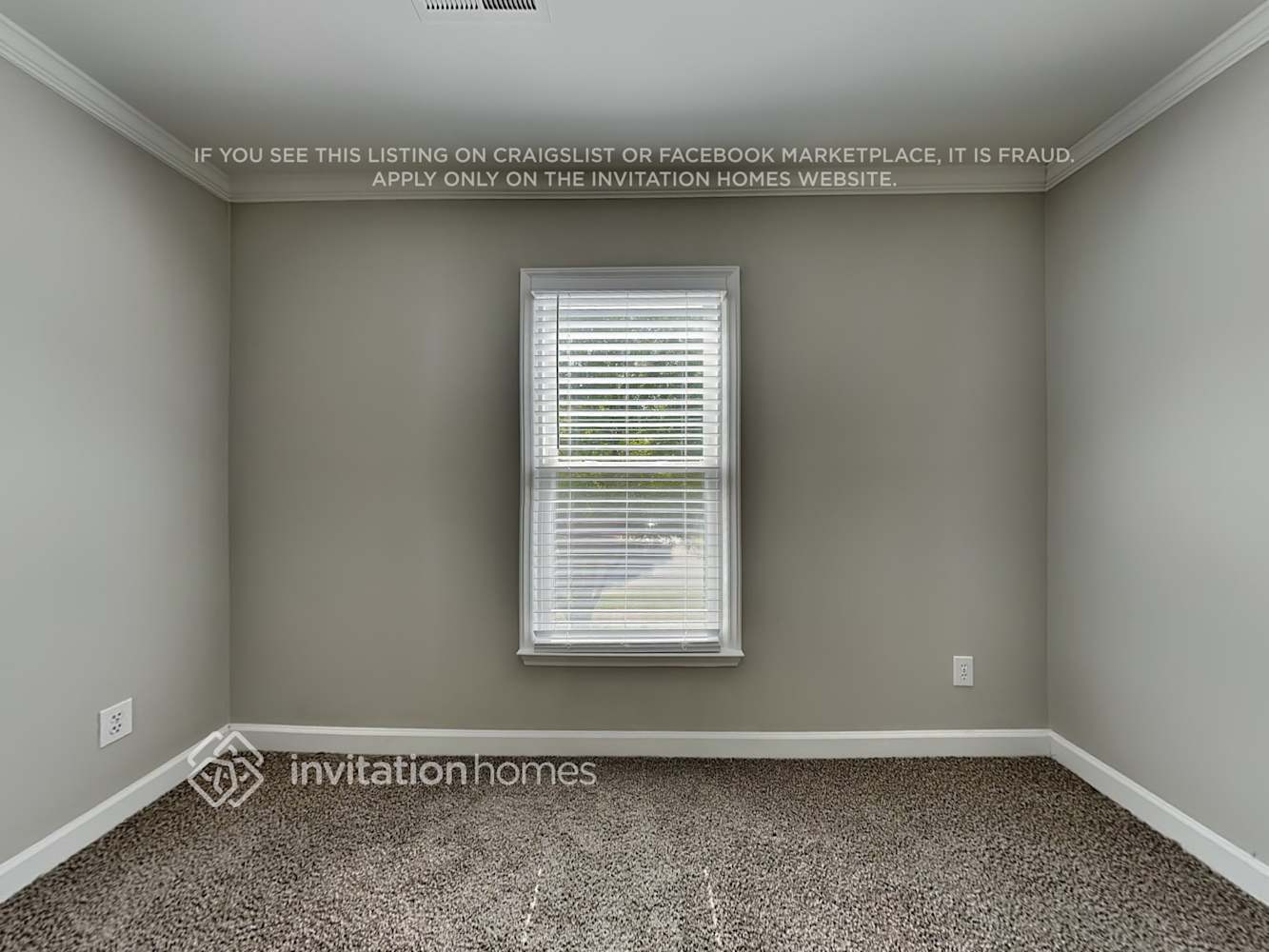 Building Photo - 504 Willowview Dr