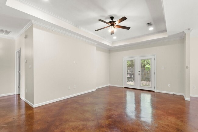 Building Photo - 3 BDR / 2 BATH Home  MOVE IN SPECIAL