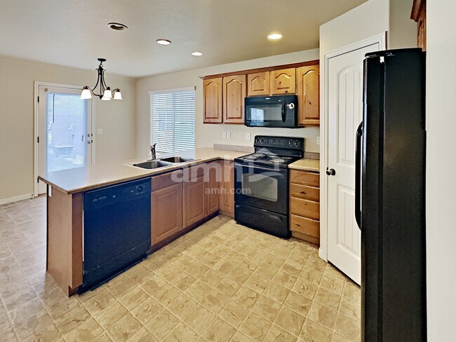 Building Photo - 4778 Wilson Way