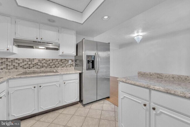 Building Photo - 40 Rittenhouse Dr