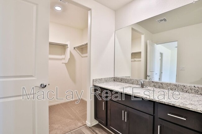 Building Photo - 3830 N Tulsa Ln