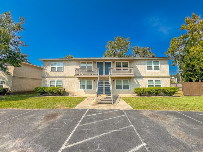 Building Photo - 431 Fair Rd