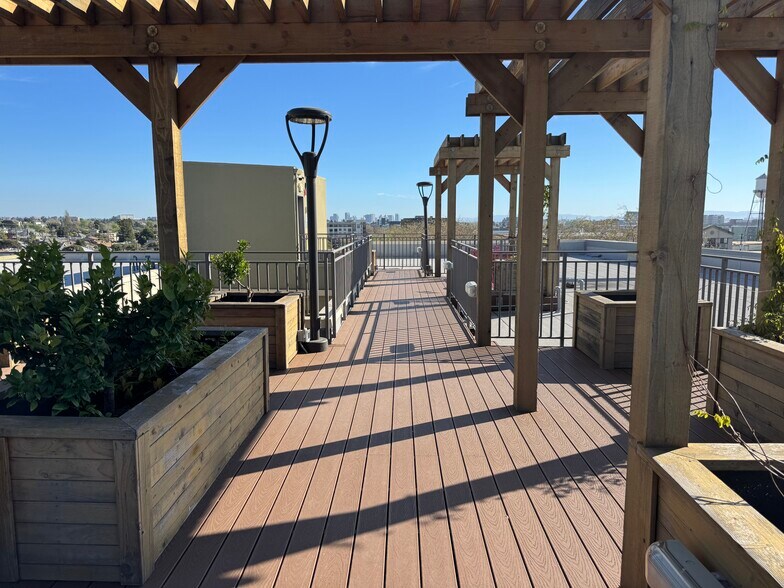 Building Photo - 2747 San Pablo Ave