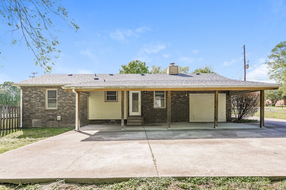 Building Photo - 142 Creekwood Ln